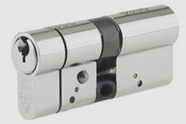 British Standard Cylinder locl installation by Lea Valley master locksmith
